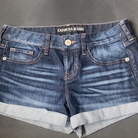 2 Express jean shorts - Picture 2 of 5